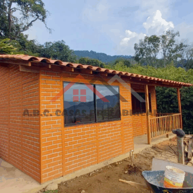 casa prefabricada de 49mt, personalizada a gusto del cliente con ventanas en aluminio