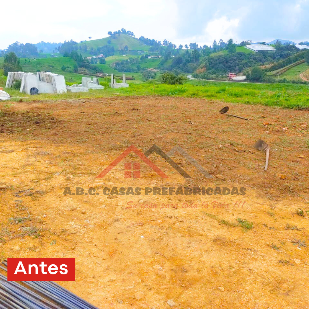 Foto de lote antes de la construcción de la casa prefabricada