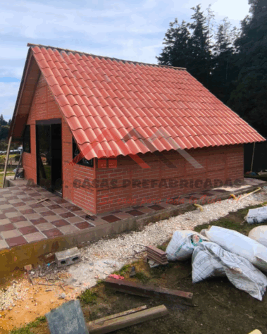 Chalet de un nivel realizado en prefabricado, por A.B.C Casas Prefabricadas Medellín
